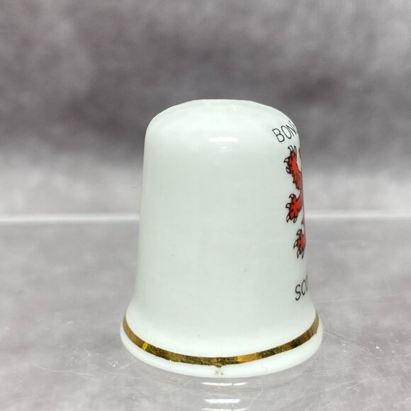 Scottish Bone China Thimble Red Lion Rampant Design & Gold Rim Sewing Collection - Picture 3 of 8